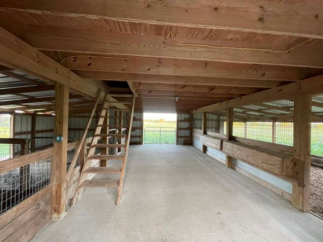 4046 Kurtz, Sealy, TX 77474