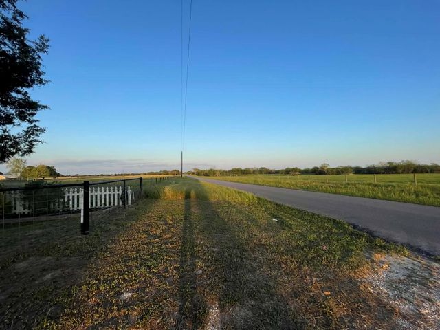 4046 Kurtz, Sealy, TX 77474