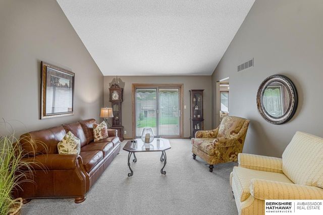 1210 Rockhurst Drive, Lincoln, NE 68510