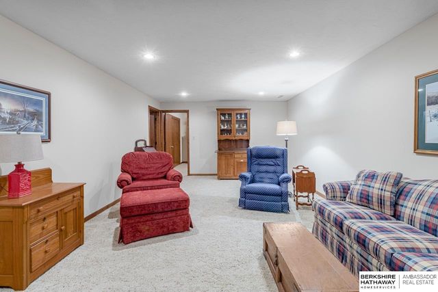 1210 Rockhurst Drive, Lincoln, NE 68510