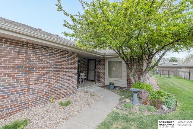 1210 Rockhurst Drive, Lincoln, NE 68510