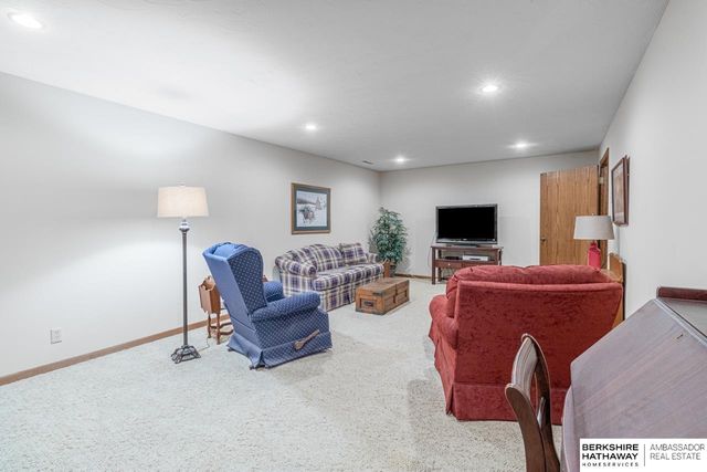 1210 Rockhurst Drive, Lincoln, NE 68510