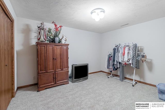 1210 Rockhurst Drive, Lincoln, NE 68510