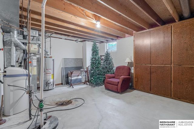 1210 Rockhurst Drive, Lincoln, NE 68510