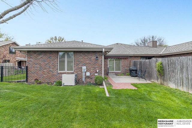 1210 Rockhurst Drive, Lincoln, NE 68510