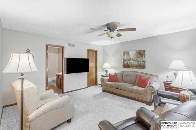 1210 Rockhurst Drive, Lincoln, NE 68510