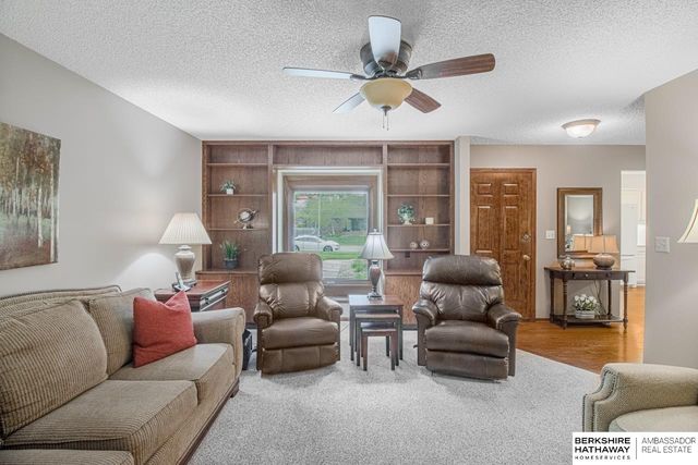 1210 Rockhurst Drive, Lincoln, NE 68510