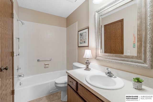 1210 Rockhurst Drive, Lincoln, NE 68510