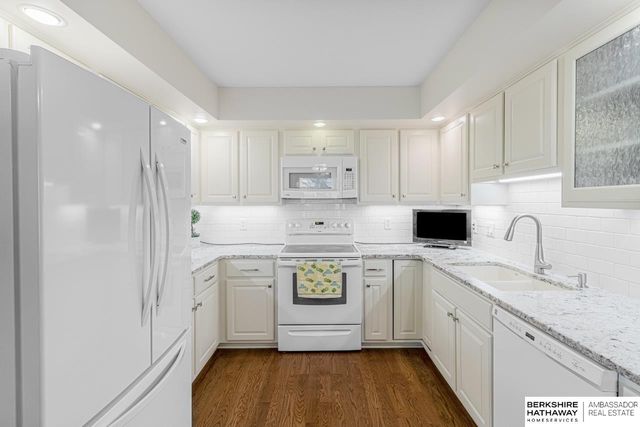 1210 Rockhurst Drive, Lincoln, NE 68510