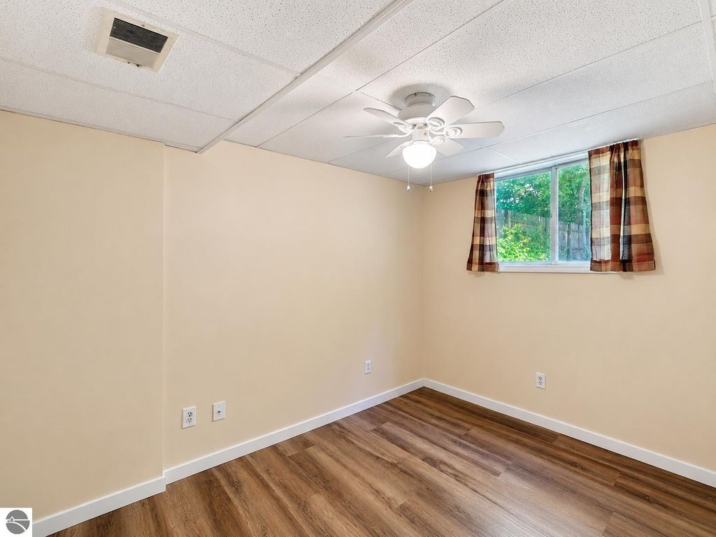 Image 20 of property listing at 1712 Elm Street, Mt Pleasant, MI 48858