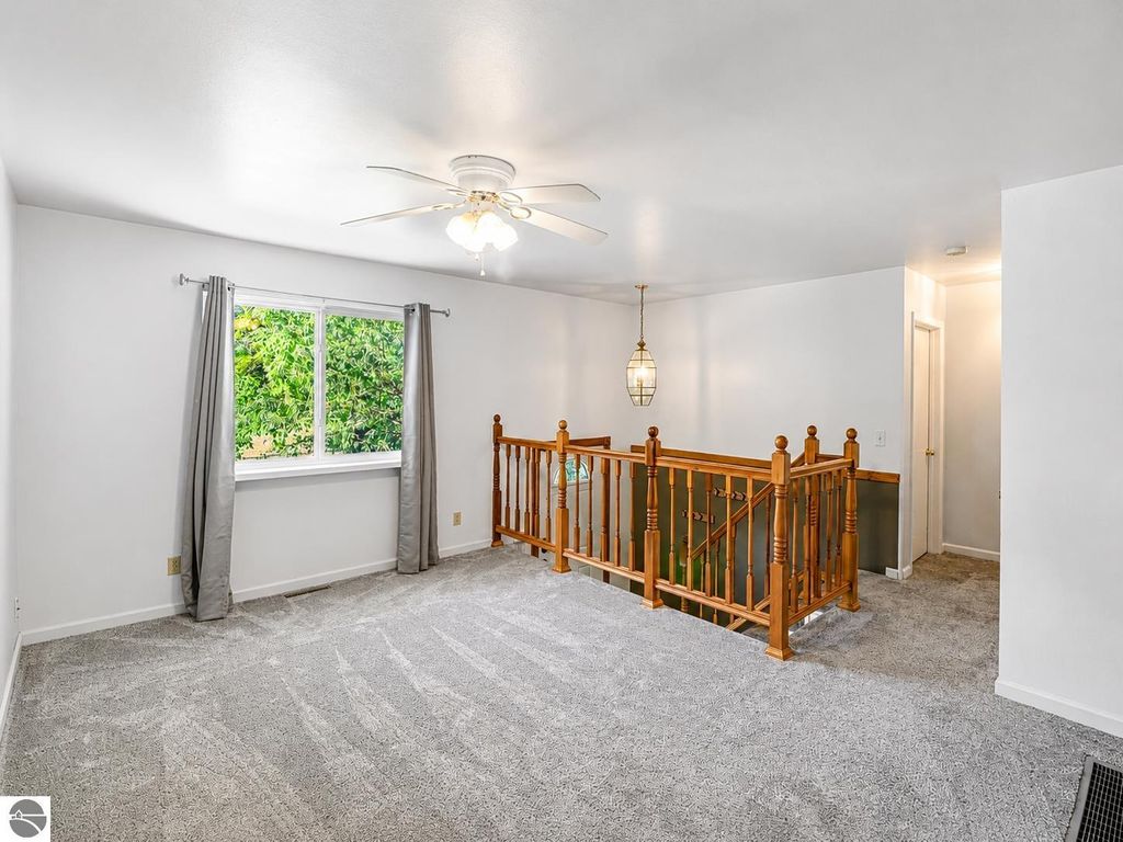 Image 6 of property listing at 1712 Elm Street, Mt Pleasant, MI 48858