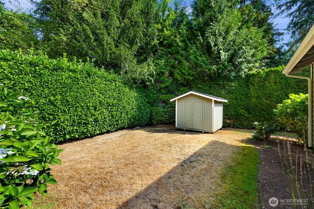 24124 NE 6th Place, Sammamish, WA 98074