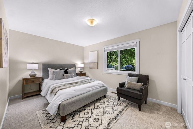 24124 NE 6th Place, Sammamish, WA 98074