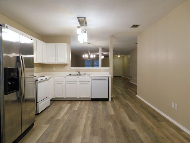 8105 Winding Stream Lane, Denton, TX 76210