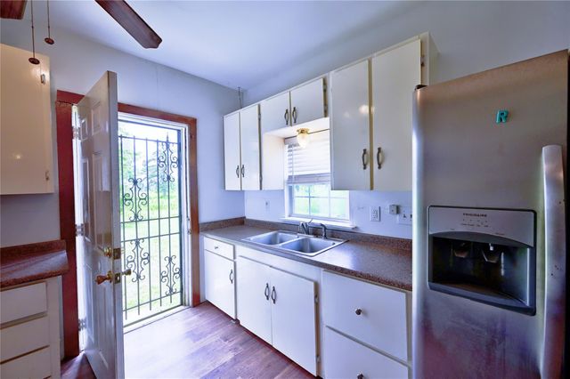 1083 County Road 3141, Cleveland, TX 77327