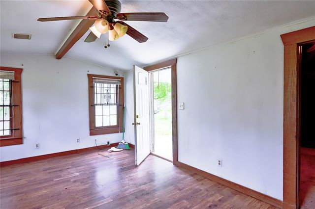 1083 County Road 3141, Cleveland, TX 77327