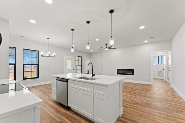 111 Autumn Sage TRL, Johnson City, TX 78636