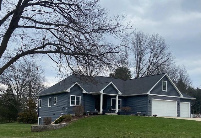 52039 Kern Drive, Three Rivers, MI 49093