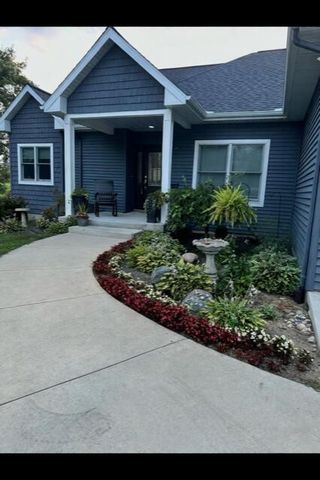 52039 Kern Drive, Three Rivers, MI 49093