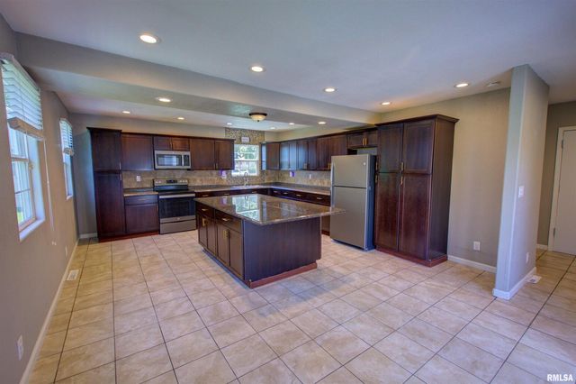 1008 5TH Avenue, Camanche, IA 52730