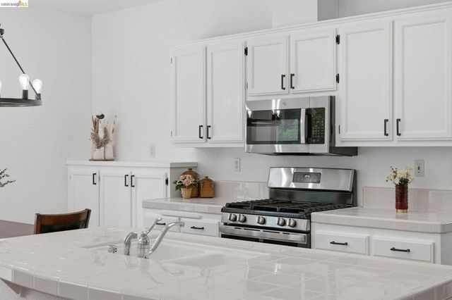 724 Topaz Ct, Antioch, CA 94509