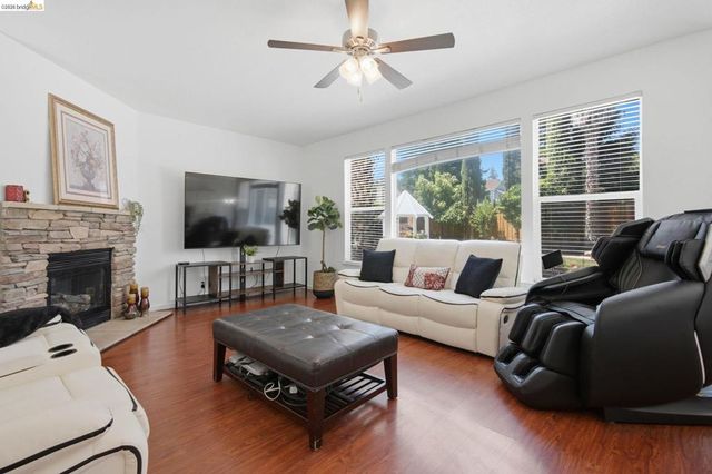 724 Topaz Ct, Antioch, CA 94509