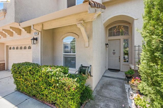 724 Topaz Ct, Antioch, CA 94509