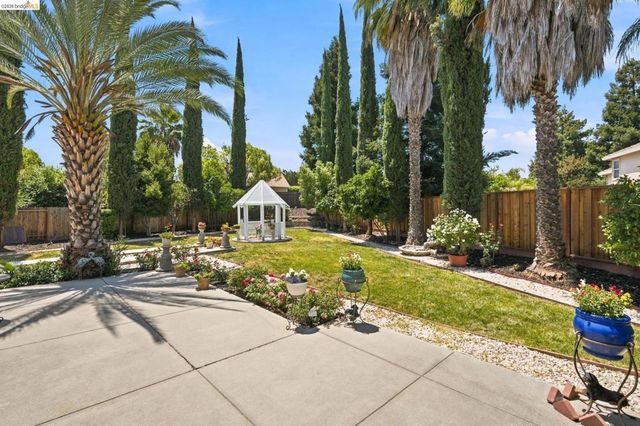 724 Topaz Ct, Antioch, CA 94509