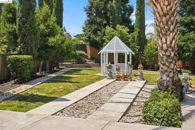 724 Topaz Ct, Antioch, CA 94509
