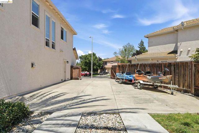 724 Topaz Ct, Antioch, CA 94509