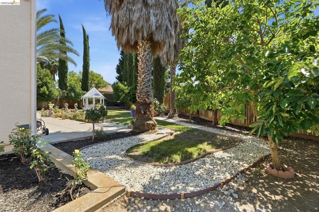 724 Topaz Ct, Antioch, CA 94509