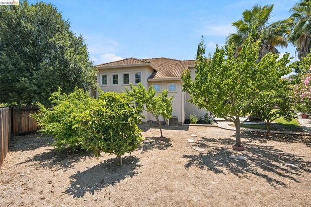 724 Topaz Ct, Antioch, CA 94509