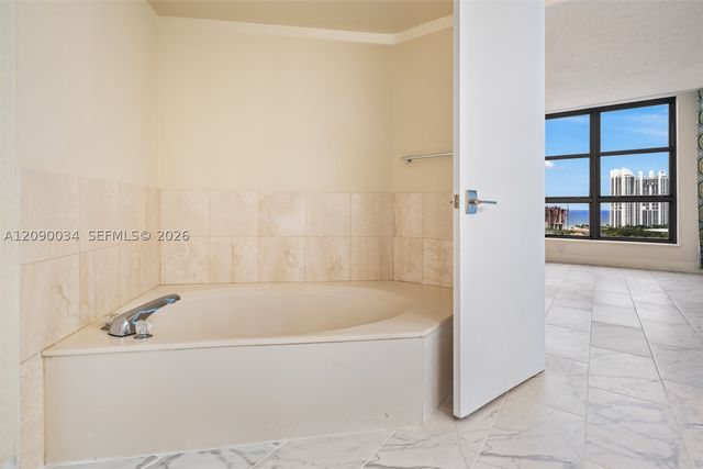 19195 Mystic Pointe Dr 2406, Aventura, FL 33180