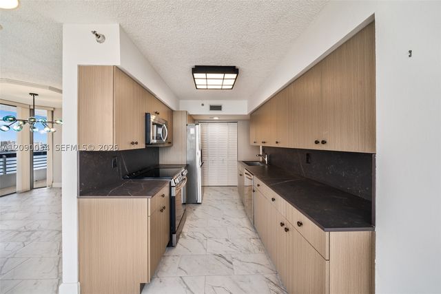 19195 Mystic Pointe Dr 2406, Aventura, FL 33180