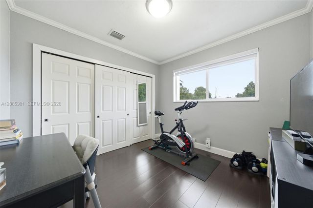 6414 SW 7th Street, Pembroke Pines, FL 33023