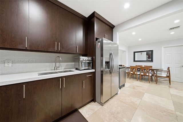 6414 SW 7th Street, Pembroke Pines, FL 33023