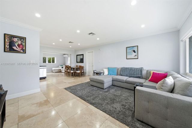 6414 SW 7th Street, Pembroke Pines, FL 33023