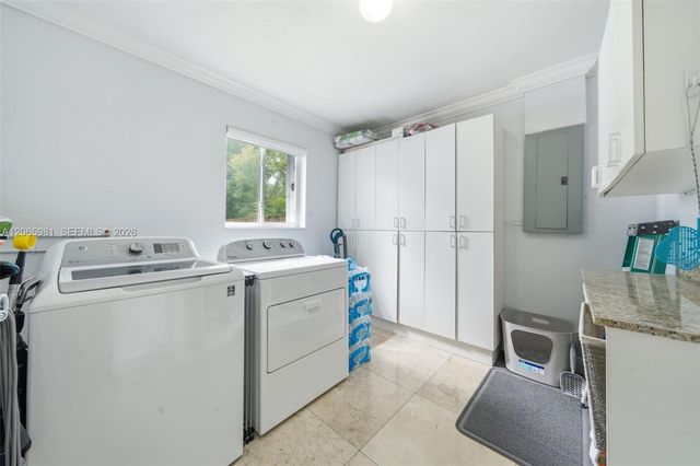 6414 SW 7th Street, Pembroke Pines, FL 33023