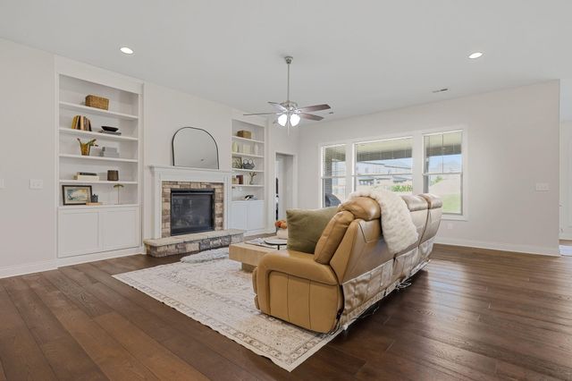 2213 Clematis Way, Lexington, KY 40511