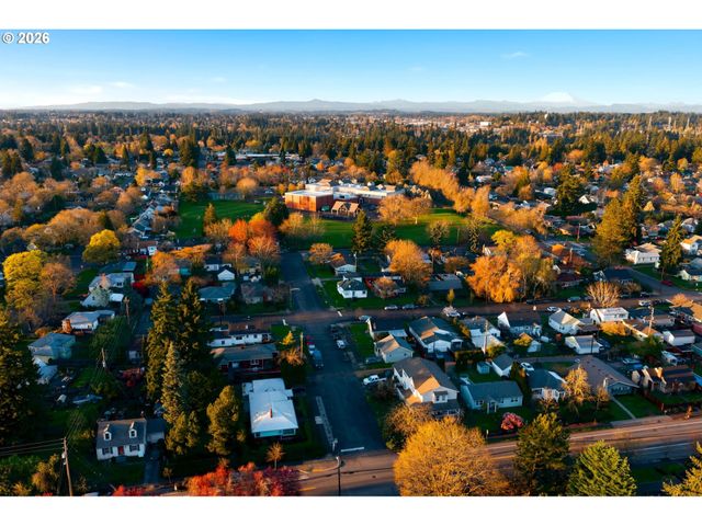 3900 Nw FRANKLIN St, Vancouver, WA 98660