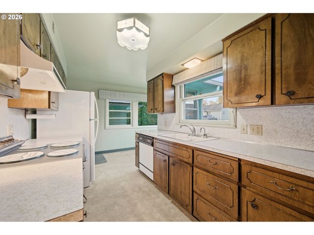 3900 Nw FRANKLIN St, Vancouver, WA 98660