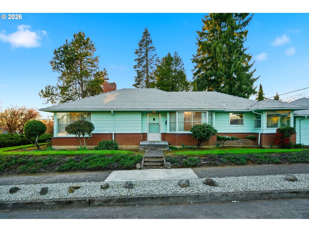 3900 Nw FRANKLIN St, Vancouver, WA 98660