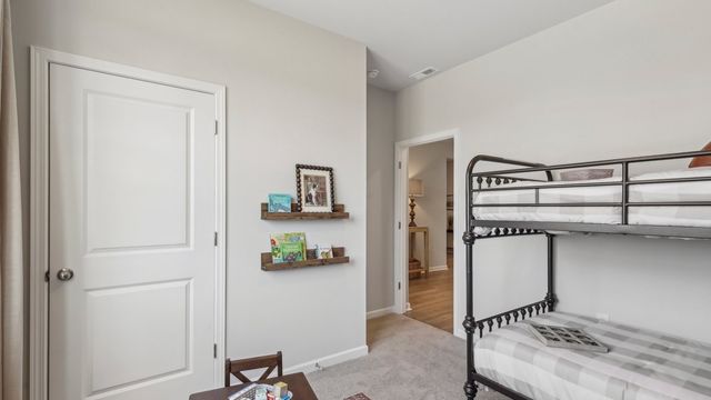 4224 Henslowe Rd, Columbia, TN 38401