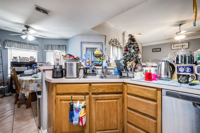 213 Dove Meadows, Krum, TX 76249