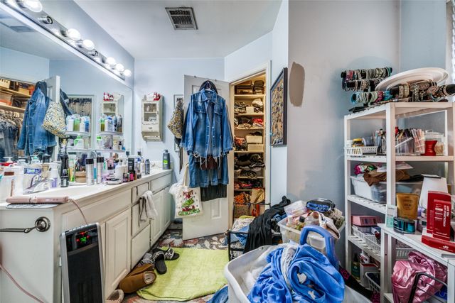 213 Dove Meadows, Krum, TX 76249