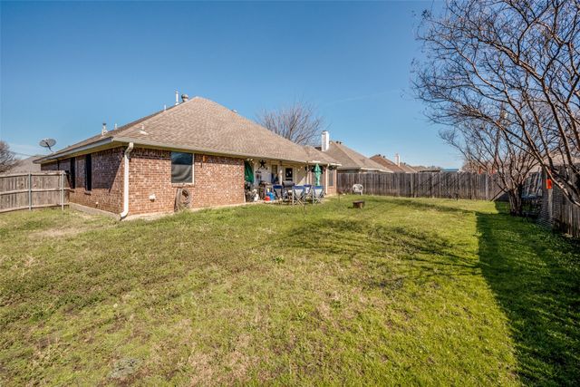 213 Dove Meadows, Krum, TX 76249