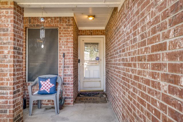 213 Dove Meadows, Krum, TX 76249