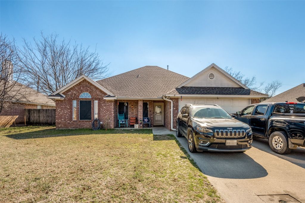 213 Dove Meadows, Krum, TX 76249