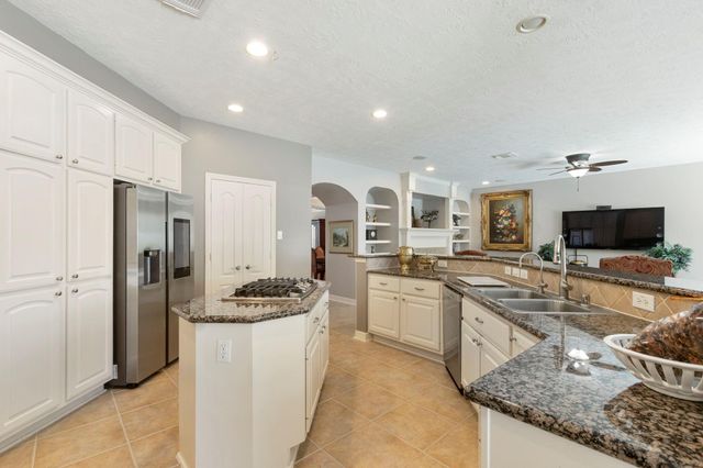10202 Leedscastle Manor Court, Spring, TX 77379