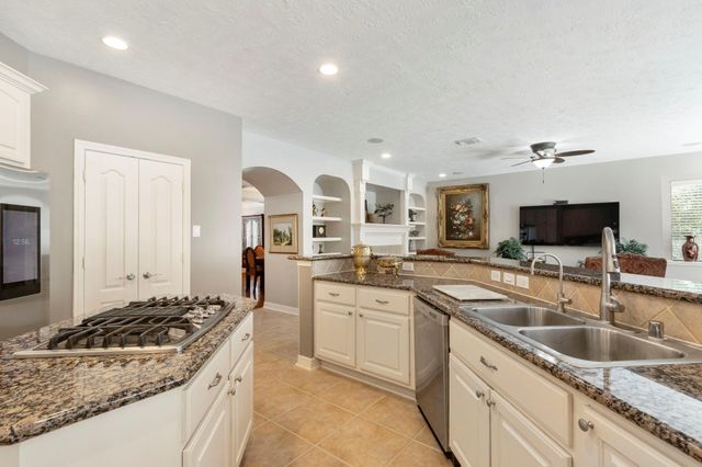 10202 Leedscastle Manor Court, Spring, TX 77379